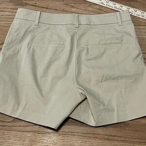 Ann‎ Taylor shorts size 2